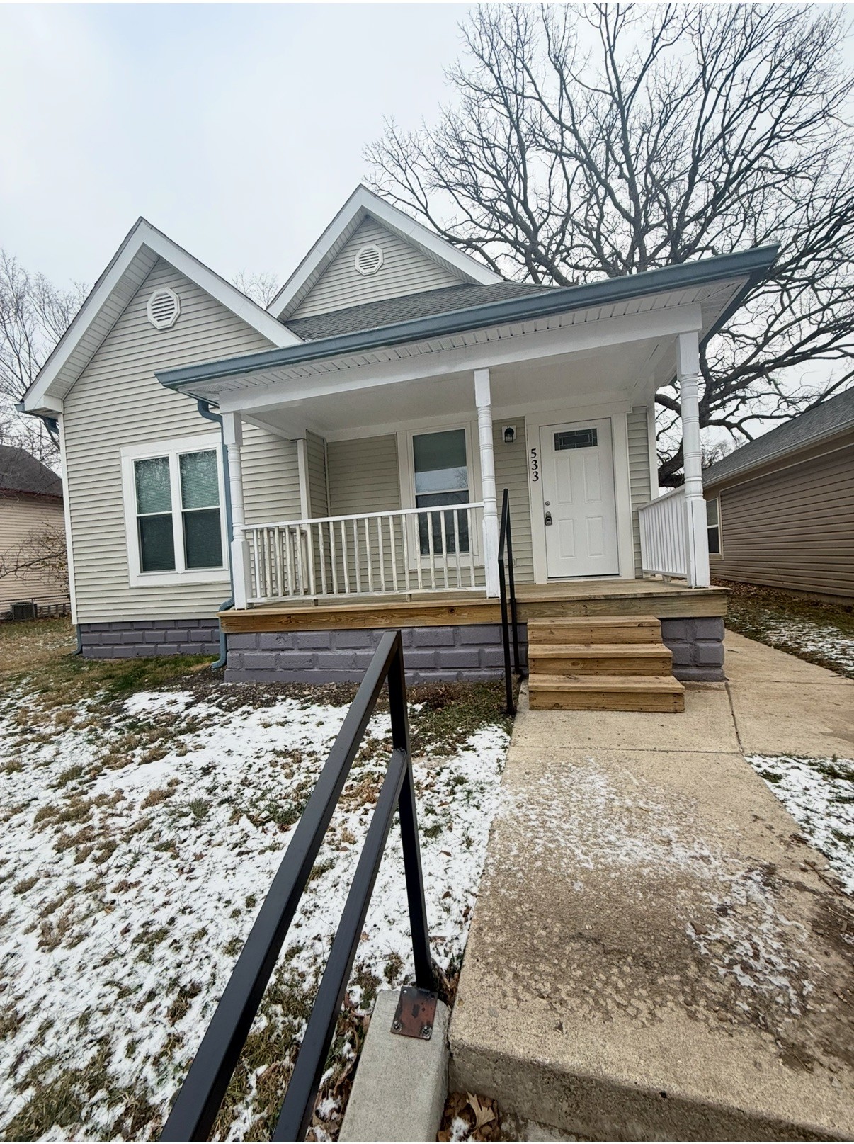 533 N Traub Ave exterior after renovation